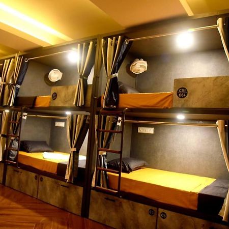 Charyana Lady Dorms Hostel อาเมดาบัด ภายนอก รูปภาพ